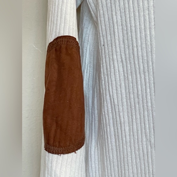 3/$15 Forever 21+ Ribbed Long Sleeve Knit High-Low Tunic Top with Elbow Patches - Picture 4 of 9